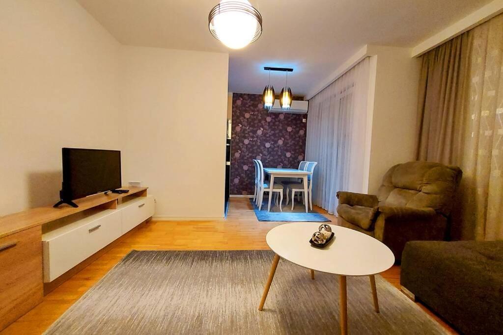 Apartment 13C Priştine Dış mekan fotoğraf