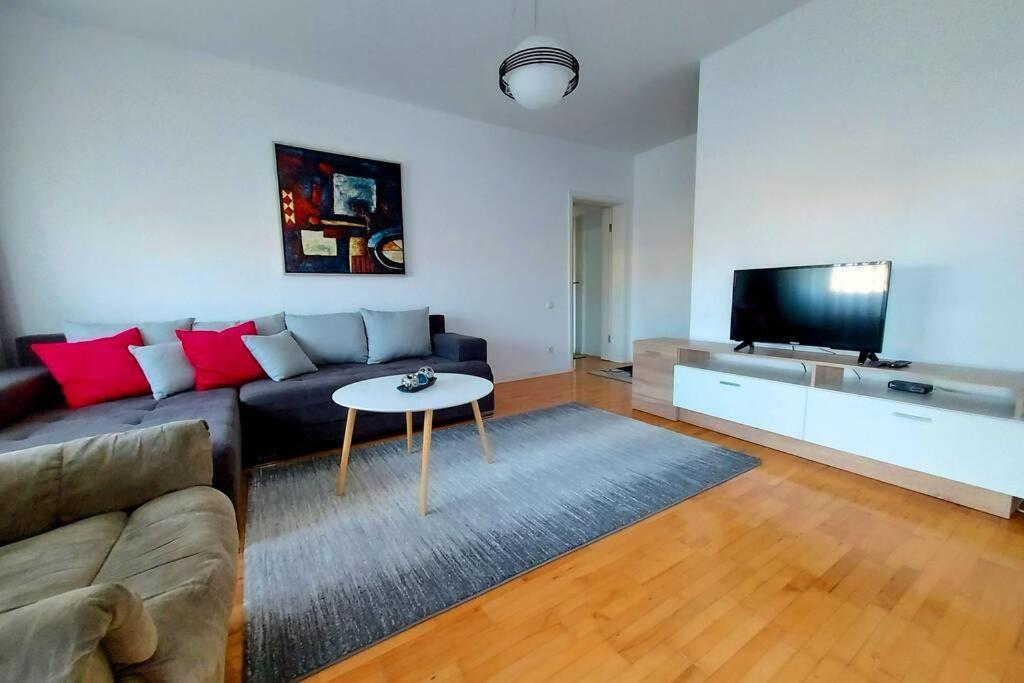 Apartment 13C Priştine Dış mekan fotoğraf